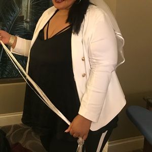 White Fitted blazer- Size 28